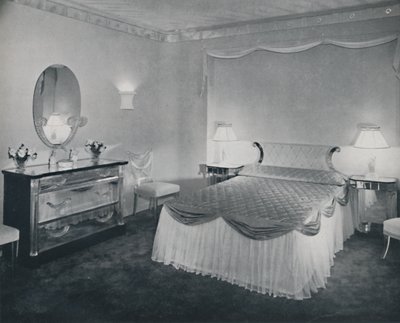 Ebben a hálószobában, 1942-ben, a plexi üveg vibráló tulajdonságait hasznosítják. alkotó: Unbekannt