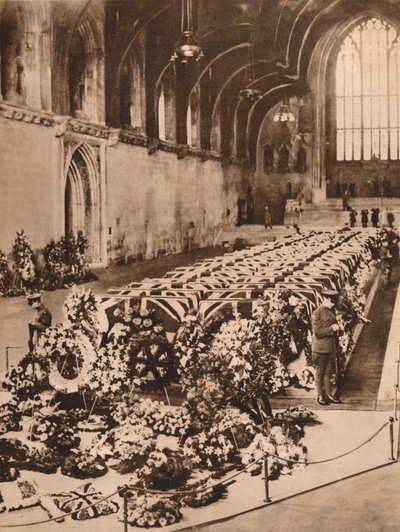 Az R101 léghajó katasztrófa áldozatai a londoni Westminster Hallban, 1930 1935 alkotó: Unbekannt
