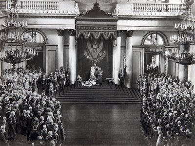 II. Miklós cár beszédet mond az első Duma megnyitóján, Szentpéterváron, Oroszországban, 1906. április 27-én alkotó: Unbekannt