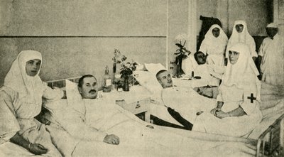 Alexandra cárnő sebesült katonákat ápoló, 1914, c1920. alkotó: Unbekannt