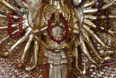 Tu Egy buddhista templom. Quan Am az együttérzés bodhiszattva vagy az irgalom istennője, Saint-Pierre-en-Faucigny, Franciaország alkotó: Unbekannt