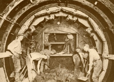 Csőalagút feltárás a Greathead Boring Shield segítségével, 1930. alkotó: Unbekannt