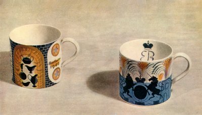 "Eric Ravilious által tervezett két Wedgwood bögre", 1944. alkotó: Unbekannt
