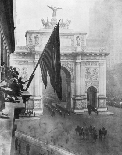 Az Egyesült Államok 1. hadserege áthalad a Victory Arch-on, Madison Square, New York, USA, 1919. szeptember 10. alkotó: Unbekannt