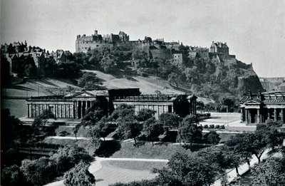 Kilátás a Skót Nemzeti Galériára és az Edinburgh-i kastélyra, 1945 alkotó: Unbekannt