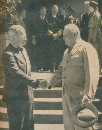 Meleg kézfogás a miniszterelnök és az elnök között, 1945 alkotó: Unbekannt