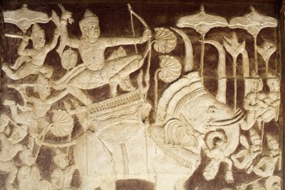 Wat Ounalom : egy csatajelenetet ábrázoló szobor a Ramayana Phnom Penh Cambodge-ból alkotó: Unbekannt