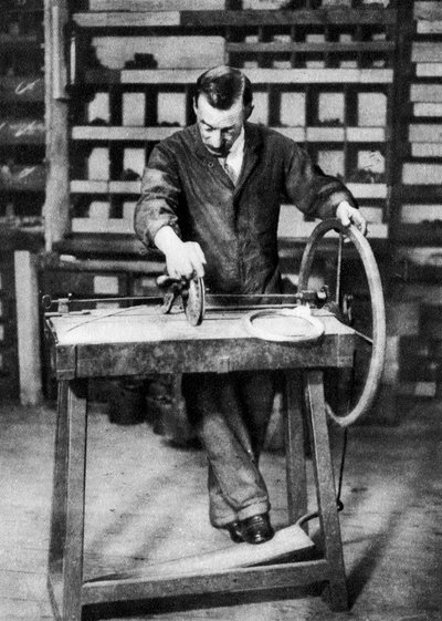 Huzalt tekercselnek rugókba rugózárak számára, London, 1926-1927 alkotó: Unbekannt
