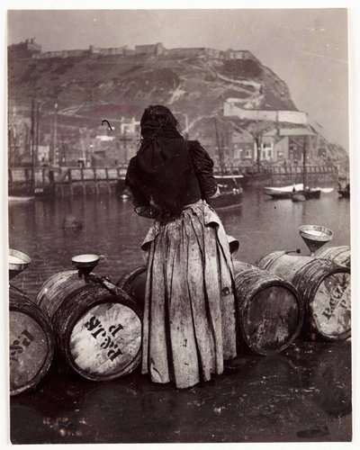 Nő és hordók, Whitby Harbour, 1905 alkotó: Unbekannt