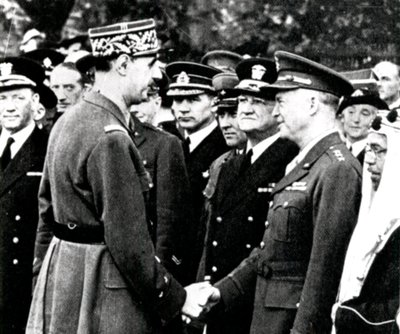 2. világháború: De Gaulle köszönti Eisnhowert, 1944 alkotó: Unbekannt