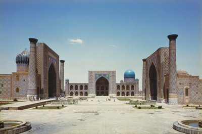 Regisztán, a három mohamedán vallási főiskolával (madrasah) alkotó: Unbekannt Unbekannt