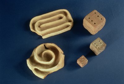 Homokkő kocka és terrakotta labirintus játék, Harappa, ie 2300-1750 alkotó: Unbekannt Unbekannt