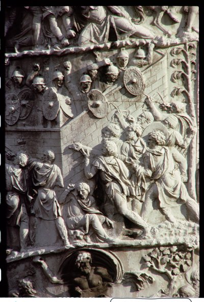 Traianus-oszlop, amelyet a dákok felett aratott győzelem ünneplésére építettek, valószínűleg a damaszkuszi Apollodorus tervezte, i.sz. 113 (részlet) alkotó: Unbekannt Unbekannt