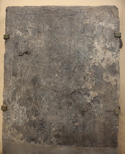 Katedrális gyűjtemény. Kőlemez töredéke. Dombormű. Egyházi tisztviselő. Eredeti templom (Tournai Saint-Quentin. XIII. század vége. Részlet. alkotó: Unbekannter Künstler
