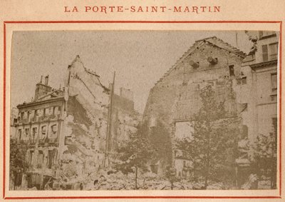 Commune de Paris (1871): az 1871 májusában megsemmisült párizsi Porte Saint Martin képe. Pierre Pepetit fényképe. Nyomtatás kartonra, Dim. 9x5,4 cm alkotó: Unbekannt