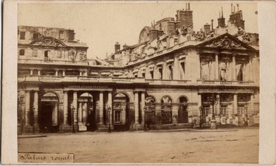 Paris Commune (1871): a Palais-Royal képe az 1871. májusi tűzvész után. Névtelen fényképezés. Nyomtatás kartonra Dim. 10x6,9 cm alkotó: Unbekannt