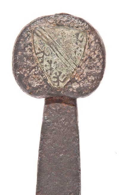 Részlet, késő középkori széles kard korábbi viking pengével és a De Bohun család fegyveres csapágyaival alkotó: Unbekannt