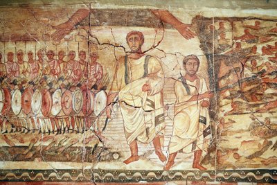 Kivonulás és átkelés a Vörös-tengeren, freskó a Doura (Dura) Europos zsinagógából, 244-245, és a Damaszkuszi Nemzeti Múzeumban őrzik. A fotó a New York-i Zsidó Múzeumban készült egy kiállítás alatt. alkotó: Unbekannt
