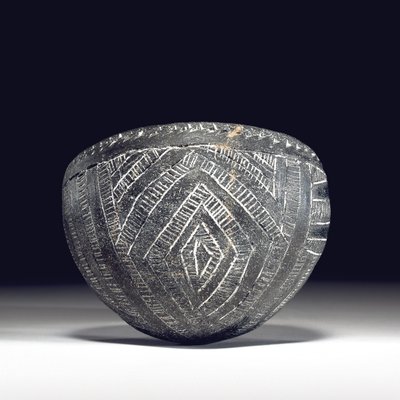 Bekarcolt tál, Kerma C-csoport, Kr.e. 2050-1850 körül alkotó: Unbekannt