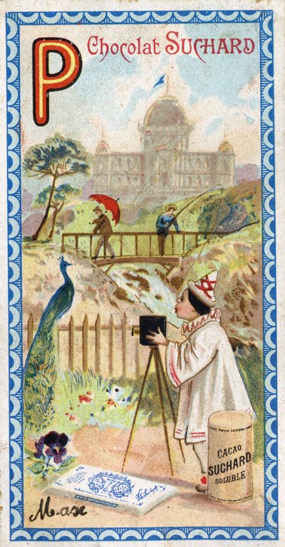 P betű: palota, pavilon, esernyő, fotós, híd, horgászat, páva, pensee. Az ábécé metszetét Chocolat Suchard szerkesztette, a XX. század eleje. 24 kromolitográfia, amelyek a felfedezendő helyeket, karaktereket és tárgyakat ábrázolják alkotó: Unbekannt
