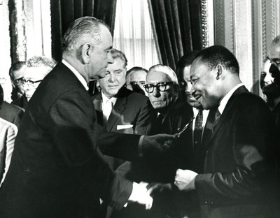 MLK – Szavazati jogokról szóló törvényjavaslat alkotó: Benjamin Baud