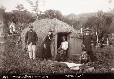 Tappa készítése, egy natív ruha, 1875 körül (szépia fotó) alkotó: Unbekannt