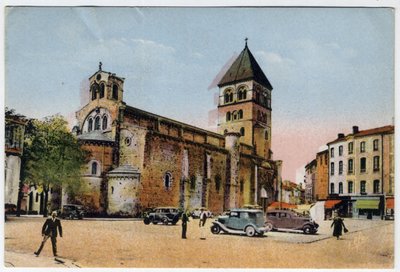 Midi Pyrenees, Haute-Garonne (31), Saint Gaudens (Saint-Gaudens): a kollegiális Szent Péter és Szent Gaudens (Saint-Pierre és Saint-Gaudens) templom külső képe - 1951-es keltezésű képeslap alkotó: William M. Timlin