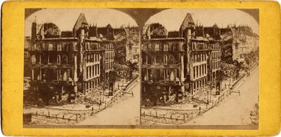 Párizs városa (1871): kilátás nyílik Párizsra a romokban. Névtelen fotózás. Nyomtatás kartonra. Homályos. 17,5x6,9 cm alkotó: Unbekannt