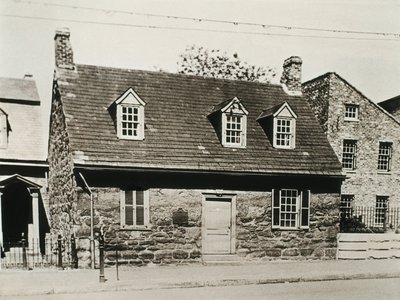 Az Old Stone House (1737) a legrégebbi ház Richmondban (Egyesült Államok) ma múzeummá alakult, amelyet Edgar Allan POE (1809-1849) amerikai írónak szenteltek. alkotó: Unbekannt
