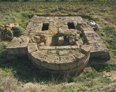 A bazilika régi romjai, a templomok völgye, Agrigento, Szicília, Olaszország alkotó: Benjamin Baud