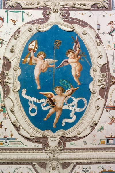 Három puttit ábrázoló ovális (1560), a Groteszkek mennyezetének részlete, Della Manta kastély, Manta (Cuneo), Piemont, Olaszország alkotó: William M. Timlin