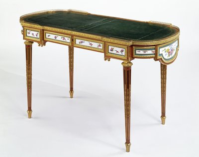 1778-ban készült porcelán íróasztal, amelyet Mária Fedorovna orosz császárné számára készített Martin Carlin alkotó: Unbekannt