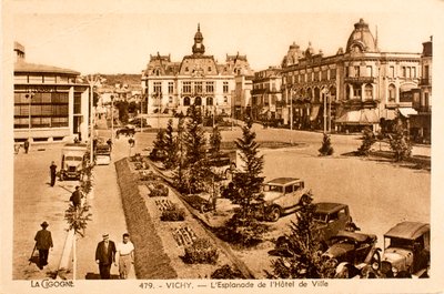 Képeslap/The Town Hall Esplanade/Vichy/Allier/Auvergne/Franciaország alkotó: William M. Timlin