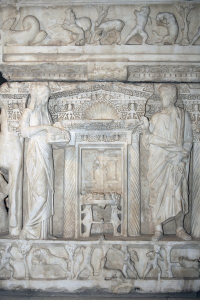 Relief on Roman sarcophagus Sidamara type/Istanbul Museum/Törökország alkotó: William M. Timlin