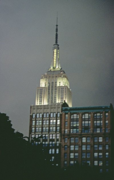 Az Empire State Building éjjel (fotó) alkotó: Unbekannt