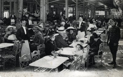 Gyógyturizmus: egy vichy-i étterem és a kuristákból álló vendégkör látványa, Allier 1905 körül (gyógyturizmus: étterem Vichy-ben, Franciaország). alkotó: Unbekannter Künstler