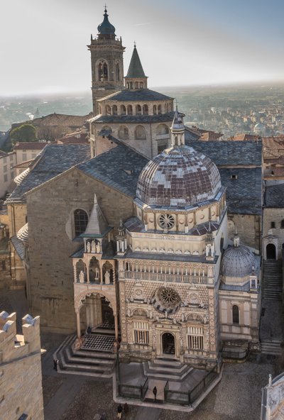 Kilátás a Piazza Duomo-ra, Bergamo Alta, Olaszország (fotó) alkotó: Unbekannter Künstler