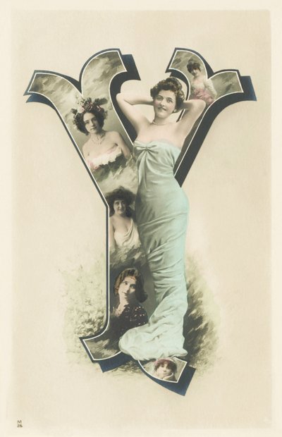 Y : photo-portrait of woman standing in a long blue drape alkotó: Unbekannt