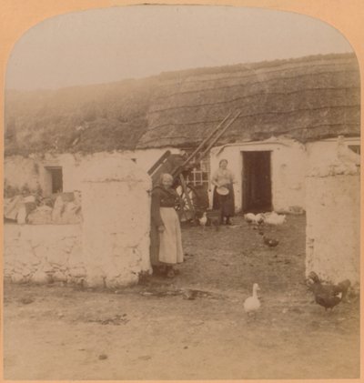 Jellegzetes otthon, Ballintoy Village, Antrim megye, Írország, 1900. alkotó: Underwood and Underwood