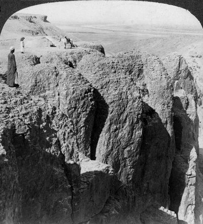 Lenézett a Nílusra Théba nyugati szikláiról, Egyiptom, 1905. alkotó: Underwood and Underwood