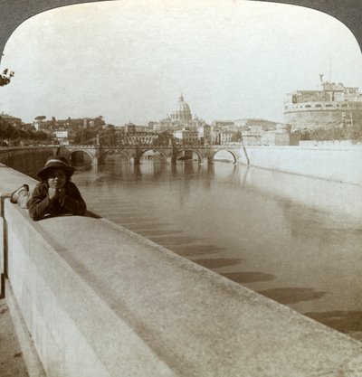 A Tiberis folyó, a Castel Sant Angelo és a Szent Péter-bazilika, Róma, Olaszország. alkotó: Underwood and Underwood