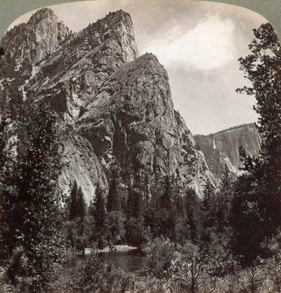 The Three Brothers, Yosemite Valley, California, USA, 1902 alkotó: Underwood and Underwood