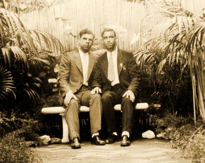 Egy szerelmes pár portréja egy trópusi kertben, 1930 körül alkotó: Unknown