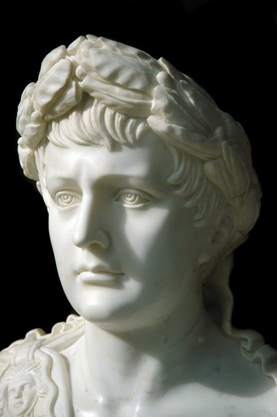 I. Napóleon, a franciák császárának névtelen 19. századi márványszobra. alkotó: Unknown artist