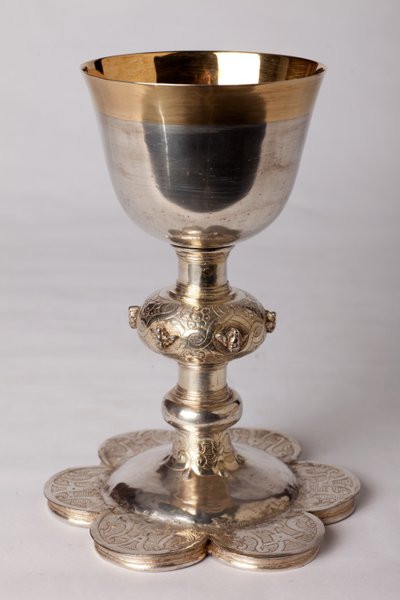 Georges Coquere káplán kelyhe. Fémkovácsolás, arany és ezüst alkotó: Unknown artist