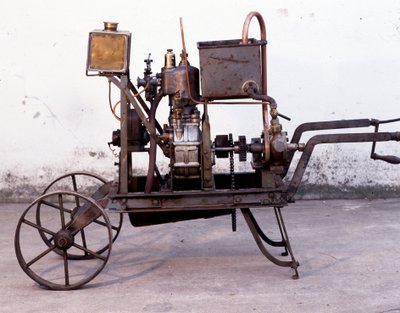 Dízelmotor - a Garage de Giverny gyűjteménye alkotó: Unknown artist