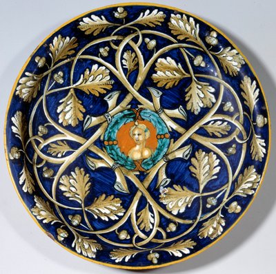 Fajansz tányér női mellszoborral. 16. századi Párizs. Musee du Louvre alkotó: Unknown artist