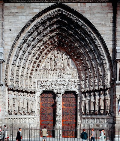 Gótikus művészet: a Cathedrale Notre Dame de Paris központi portálja alkotó: Unknown artist