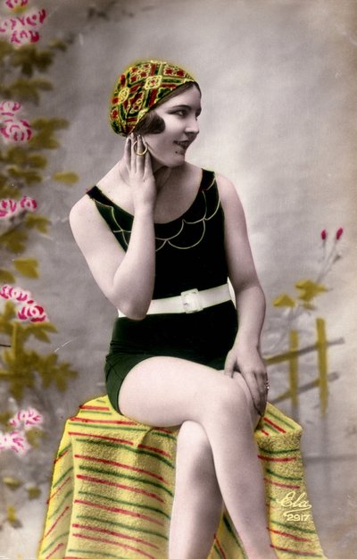 Pin-up fürdőruhában. alkotó: Unknown Artist