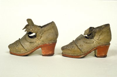 17. századi vörös sarkú cipőmodell, Museo del castello, Milánó alkotó: Unknown artist